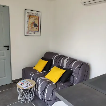 Nimes, France נים
